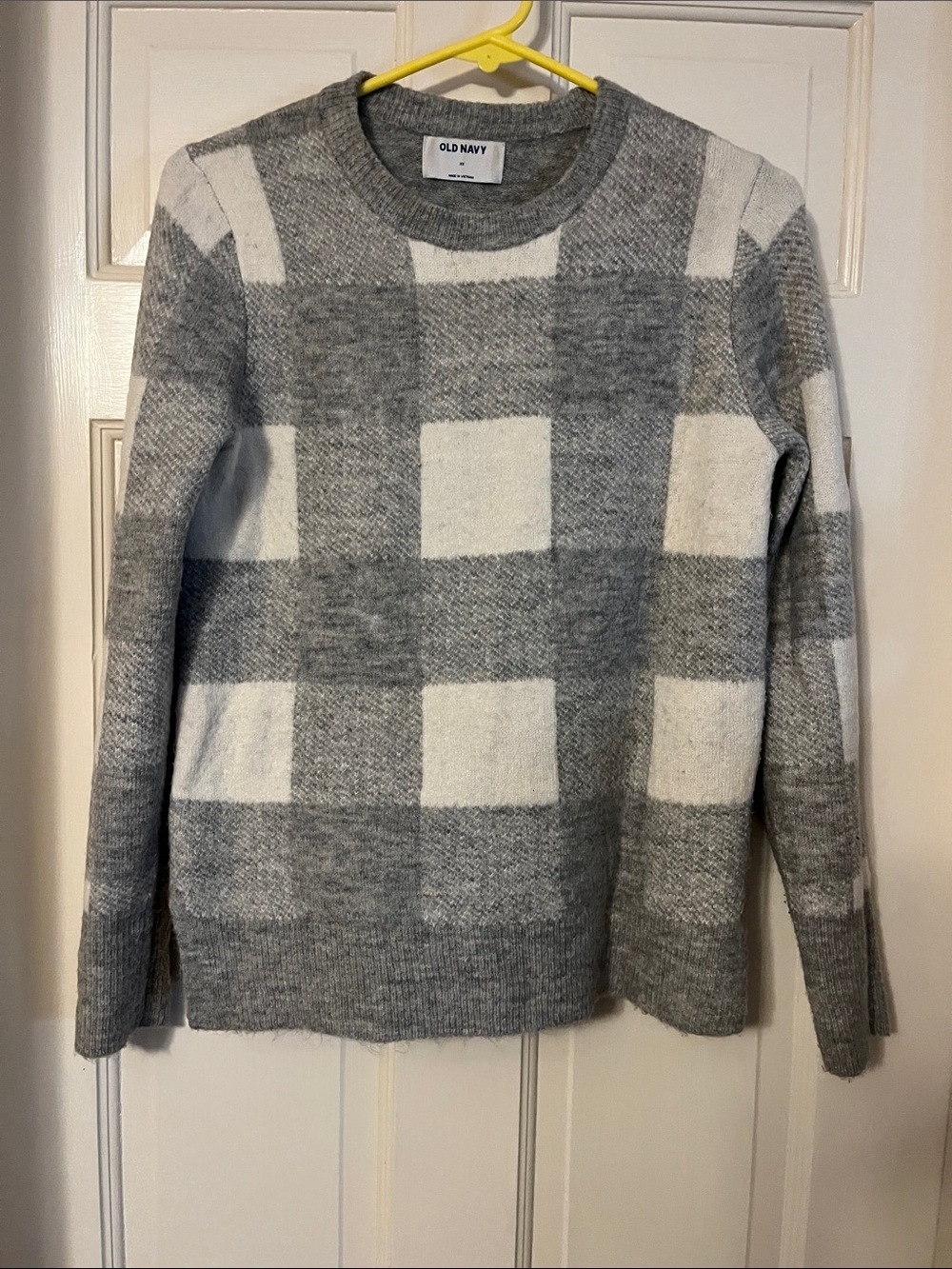 Old Navy Gray & White Check Crewneck Sweater - Women's